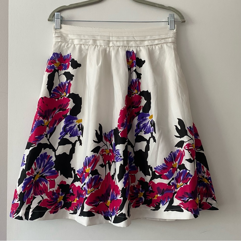 Emmelee White Floral Flowy Skirt